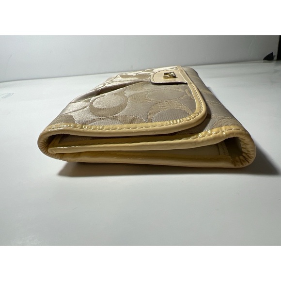 Coach Tan and Cream Women's Bag - Picture 4 of 11